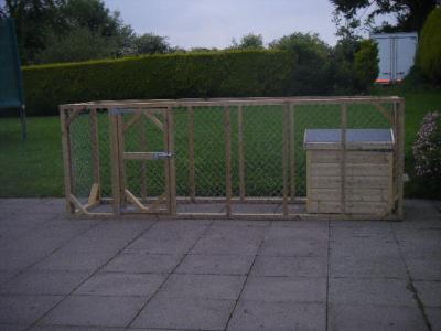 Insulated Kennel in Dog Run.JPG